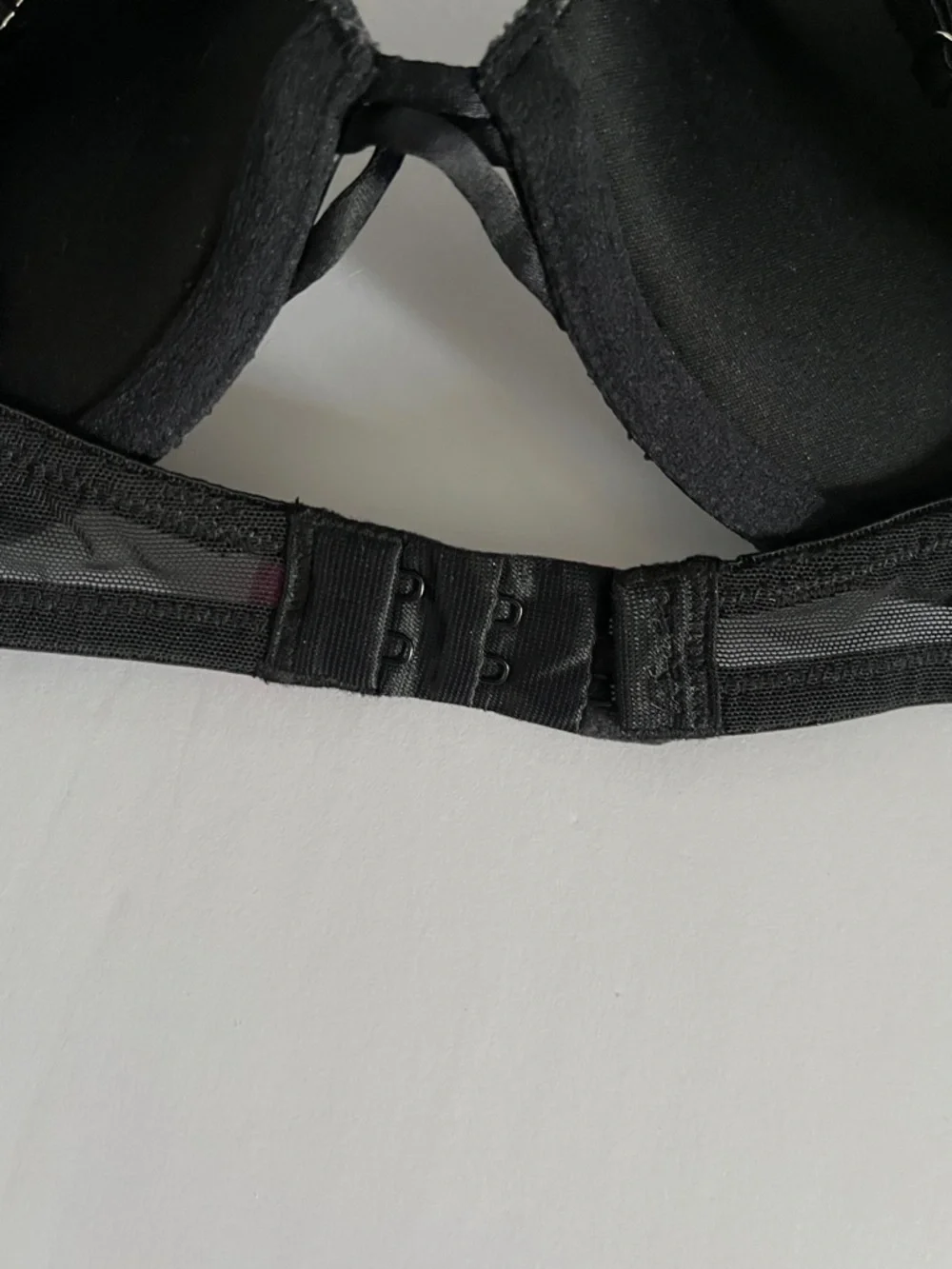 La SENZA Black/Cream Push-Up Plunge with Lace Overlay +Beyond Sexy Pink Bras 32D - Picture 6 of 16